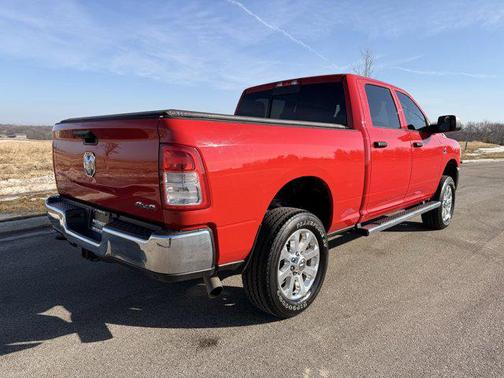 2022 RAM 2500 Tradesman Crew Cab 4x4 6'4' Box