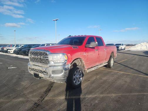 2022 RAM 2500 Tradesman Crew Cab 4x4 6'4' Box