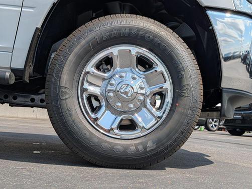 Bright White Clearcoat 2026 RAM 3500 Tradesman Crew Cab 4x4 8' Box