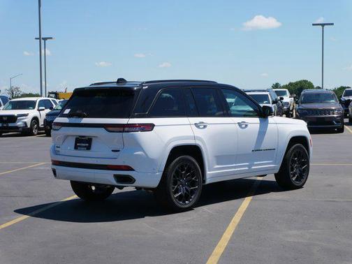 2025 Jeep Grand Cherokee Summit