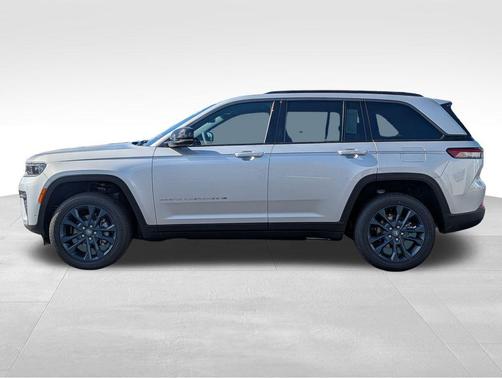 Silver Zynith 2026 Jeep Grand Cherokee 85th Anniversary Edition
