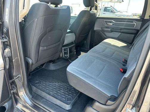 Granite Crystal Metallic Clearcoat 2019 RAM 1500 Big Horn