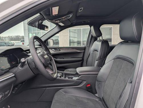 2026 Jeep Grand Cherokee Altitude