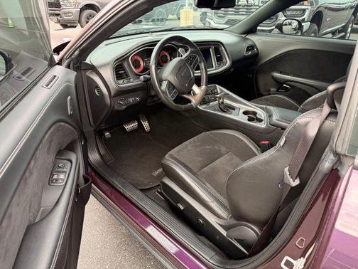 Hellraisin 2022 Dodge Challenger SRT Hellcat