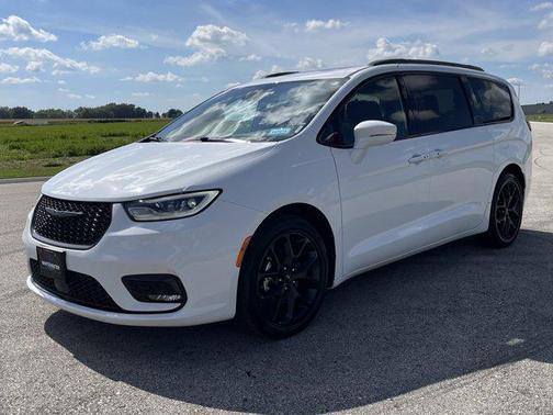 2021 Chrysler Pacifica Touring L