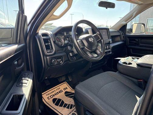 2020 RAM 2500 Tradesman Crew Cab 4X4 6'4' Box
