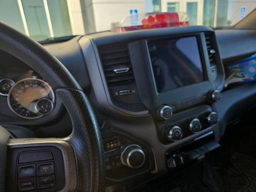 2020 RAM 2500 Tradesman Crew Cab 4X4 6'4' Box