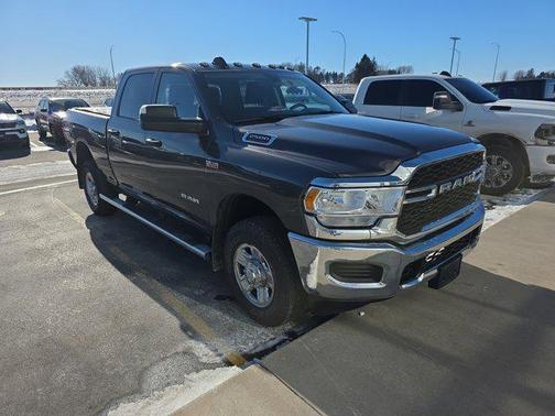 2020 RAM 2500 Tradesman Crew Cab 4X4 6'4' Box