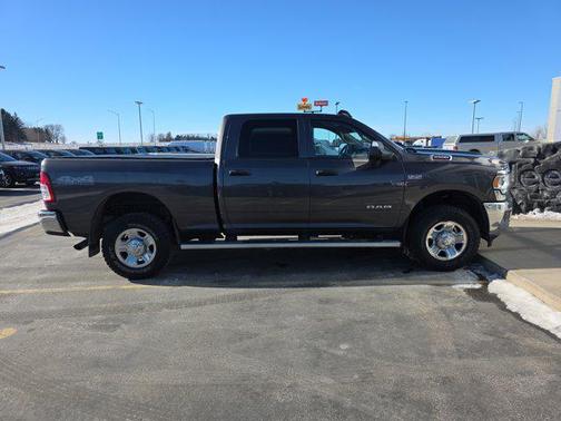 2020 RAM 2500 Tradesman Crew Cab 4X4 6'4' Box