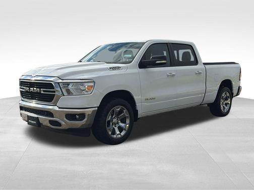 Bright White Clearcoat 2019 RAM 1500 Big Horn
