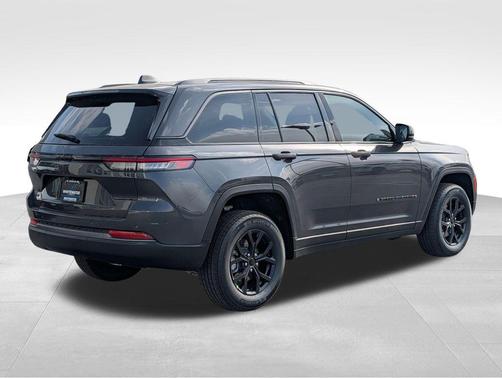 Baltic Gray Metallic Clearcoat 2026 Jeep Grand Cherokee Altitude