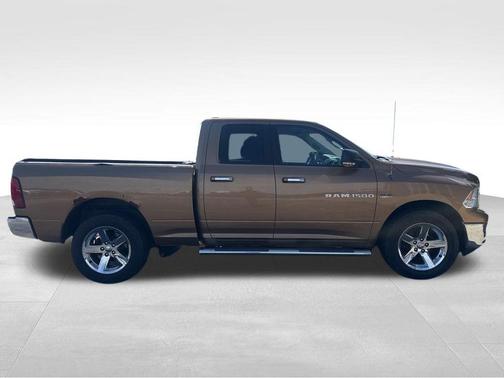 Saddle Brown Pearlcoat 2012 RAM 1500 SLT