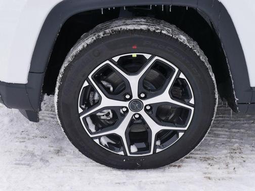 Bright White Clearcoat 2026 Jeep Compass Limited