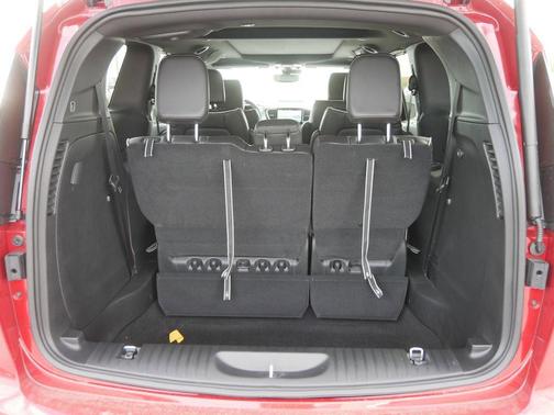 Red Hot Pearlcoat 2026 Chrysler Pacifica Limited