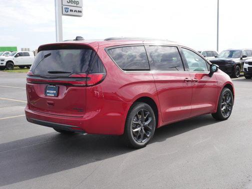 2026 Chrysler Pacifica Limited