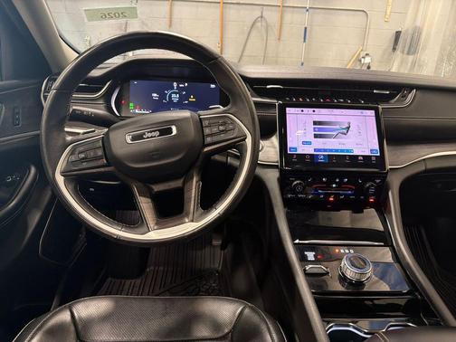 Diamond Black Crystal Pearlcoat 2022 Jeep Grand Cherokee Limited