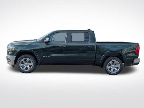 Serrano Green Metallic 2026 RAM 1500 Big Horn/Lone Star