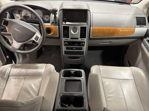 2009 Chrysler Town & Country Limited