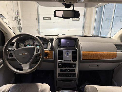 2009 Chrysler Town & Country Limited
