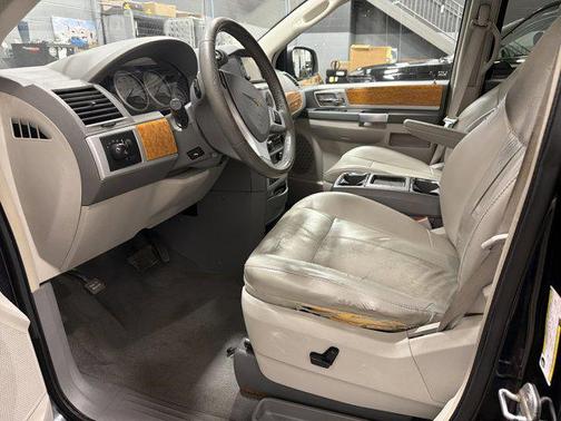 2009 Chrysler Town & Country Limited