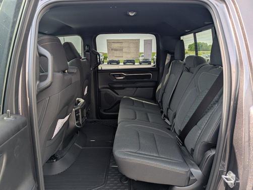 Granite Crystal Metallic Clearcoat 2026 RAM 1500 Big Horn/Lone Star