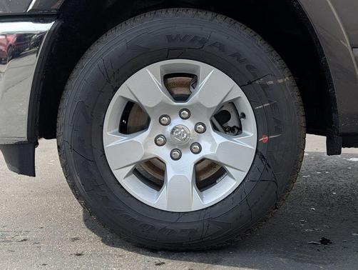 Granite Crystal Metallic Clearcoat 2026 RAM 1500 Big Horn/Lone Star