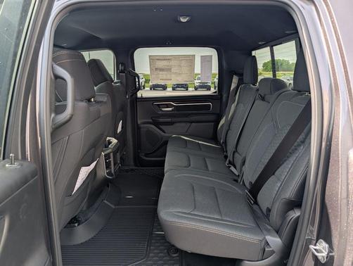Granite Crystal Metallic Clearcoat 2026 RAM 1500 Big Horn/Lone Star