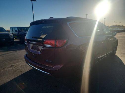 2017 Chrysler Pacifica Hybrid Platinum
