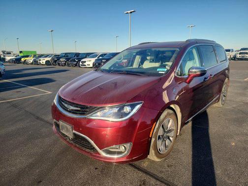 2017 Chrysler Pacifica Hybrid Platinum