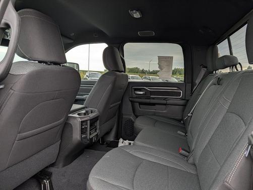 Ceramic Gray Clearcoat 2026 RAM 2500 Big Horn Crew Cab 4x4 6'4' Box