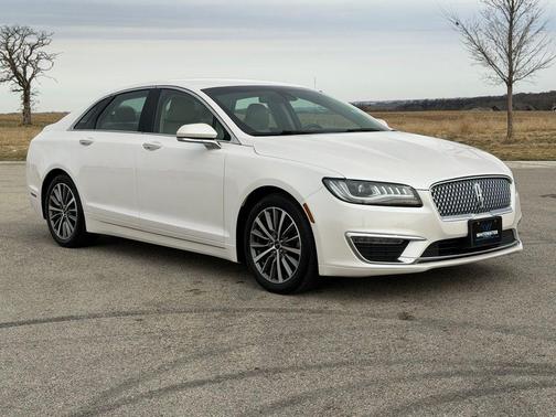 White Platinum Metallic Tri-Coat 2019 Lincoln MKZ Standard