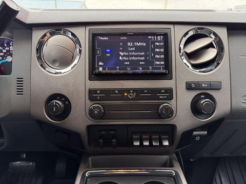 Oxford White 2011 Ford F-250 XLT