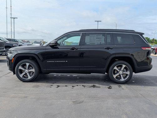 Diamond Black Crystal Pearlcoat 2026 Jeep Grand Cherokee L Limited