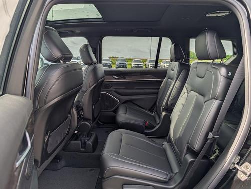 Diamond Black Crystal Pearlcoat 2026 Jeep Grand Cherokee L Limited