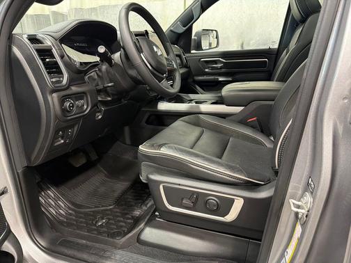 Billet Silver Metallic Clearcoat 2025 RAM 1500 Laramie