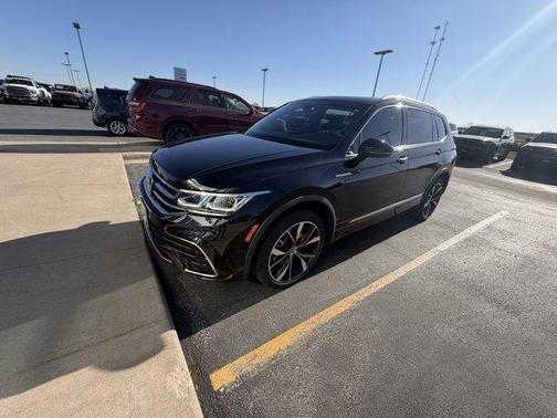 2022 Volkswagen Tiguan 2.0T SEL R-Line 4MOTION