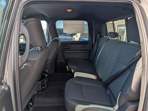 Ceramic Gray Clearcoat 2026 RAM 2500 Black Express Crew Cab 4x4 6'4' Box