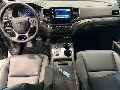 Sonic Gray Pearl 2022 Honda Pilot AWD EX-L