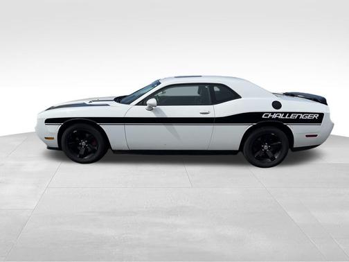 Bright White Clearcoat 2013 Dodge Challenger SXT