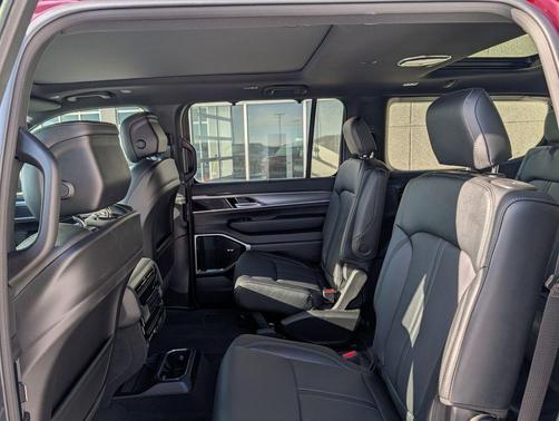 Velvet Red Pearlcoat 2026 Jeep Grand Wagoneer Limited Reserve 4x4