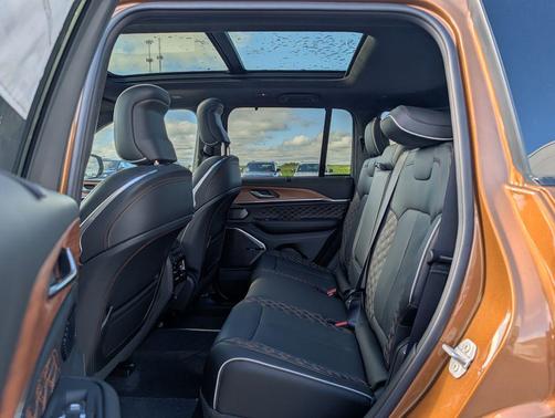 Copper Shino Metallic Clearcoat 2026 Jeep Grand Cherokee Summit