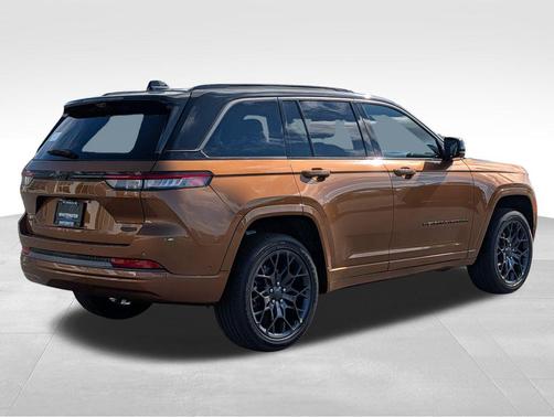 Copper Shino Metallic Clearcoat 2026 Jeep Grand Cherokee Summit