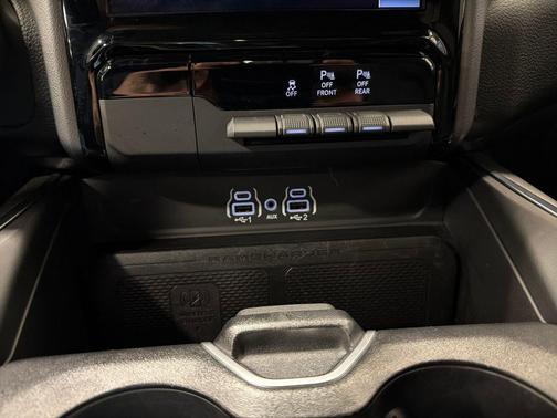 Delmonico Red Pearlcoat 2025 RAM 1500 Laramie