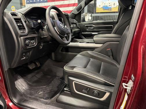 Delmonico Red Pearlcoat 2025 RAM 1500 Laramie