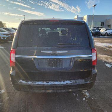 2016 Chrysler Town & Country S