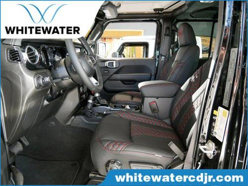 Black Clearcoat 2022 Jeep Wrangler Unlimited Sahara