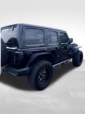 Black Clearcoat 2022 Jeep Wrangler Unlimited Sahara