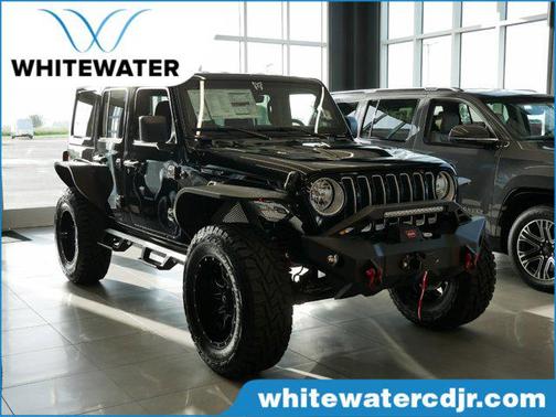 Black Clearcoat 2022 Jeep Wrangler Unlimited Sahara