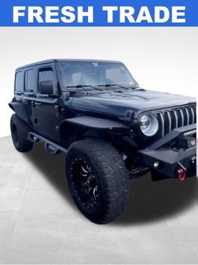 Black Clearcoat 2022 Jeep Wrangler Unlimited Sahara