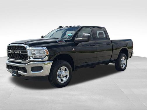 Diamond Black Crystal Pearlcoat 2024 RAM 3500 Tradesman Crew Cab 4x4 6'4' Box